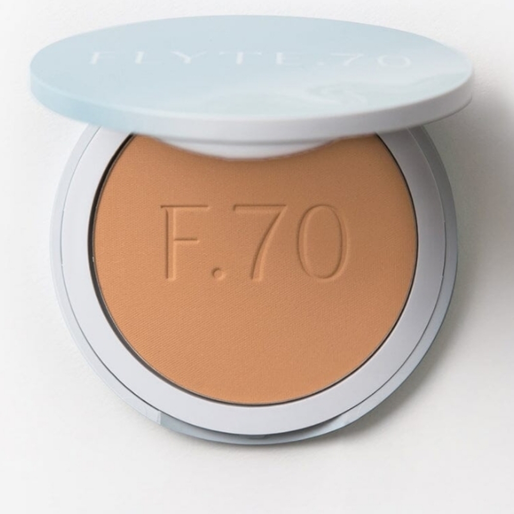 FLYTE.70 The Final Act.Lucid Finishing/Setting Powder In Escapade (Medium)
